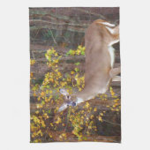 Deer voor de Gele Najaarboom Theedoek (Verticaal)