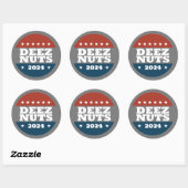 DEEZ NUTS 2024 RONDE STICKER (Vel)