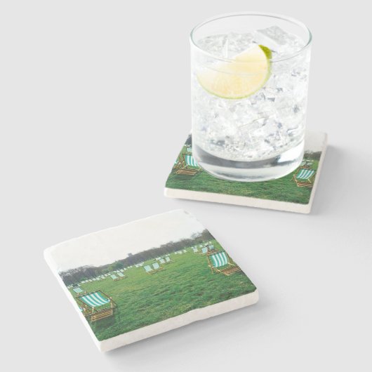 Dekkerstoelen verspreid in Green Park in Londen Stenen Onderzetter (Zijkant)