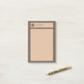 Delicaat romig bruin geruit patroon met Logo Post-it® Notes (Op bureau)