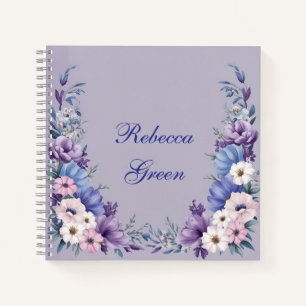 Delicate blauw, wit, roze en Paarse zomerbloemen Notitieboek