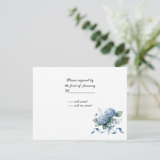 Delicate Blue Hydrangea Wedding RSVP (Debout devant)