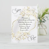 Delicate Floral Arrangement Wedding Invitation Kaart (Staand voorkant)