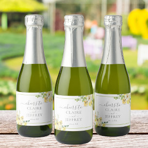 Delicate Gele Bloemen Sage Green Wedding Mini Sparkling Wijnetiket