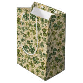 Delicate Green Shamrocks Seamless Medium Cadeauzakje (Achterkant Gekanteld)