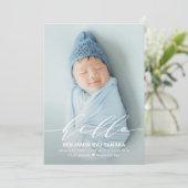 Delicate Hello Modern Baby Faire-part de naissance (Debout devant)