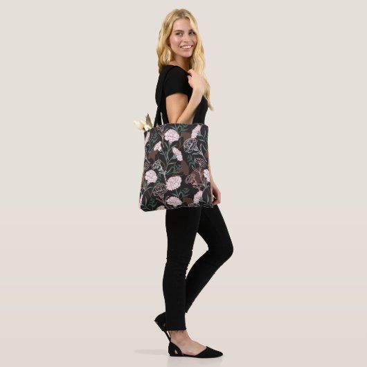 Delicate Roze Anjers met Groene Bladeren Bloemen Draagtas (Op model)