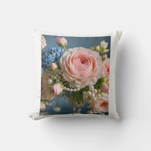 Delicate roze roos met parel in vaas kussen