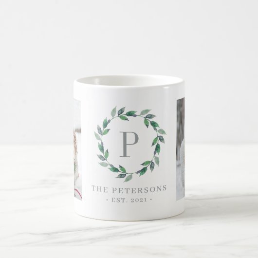 Delicate Wreath Greenery Custom Monogram Foto Mok (Center)