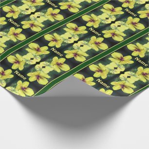 Delicate Yellow Wildflower, op maat Cadeaupapier