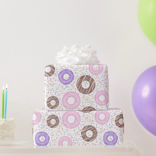 Delicious Donuts on White Wrapping Paper Cadeaupapier (Feestgeschenken)