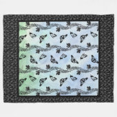 Delphiniums en Butterflies op Sky Fleece Blanket (Voorkant (Horizontaal))