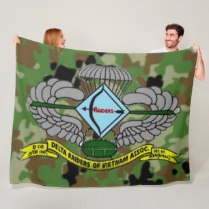 DELTA-RAIDERS FLEECE DEKEN