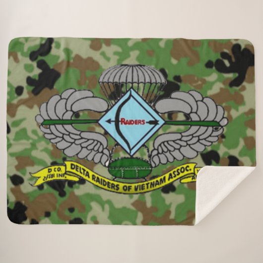 DELTA-RAIDERS SHERPA DEKEN (Voorkant (horizontaal))