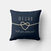 Demande en Mariage sur un Coussin  (Verso)