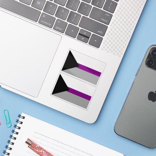 Demisexual Pride Sticker (Laptop met iPhone)