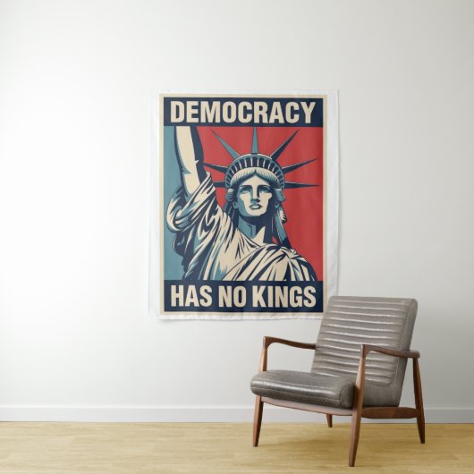 Democracy Has No Kings Protest Sign: Statue of Lib Wandkleed (In situ)