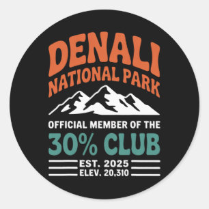 Denali 30 Percent Club Est 2025 Wandelavontuur G Ronde Sticker