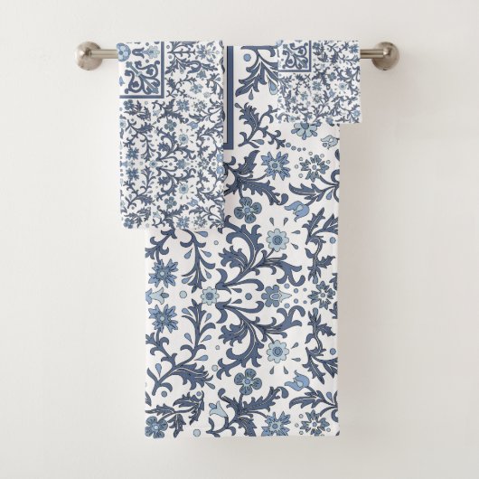 Denim Blue Floral Bad Handdoek (Insitu)
