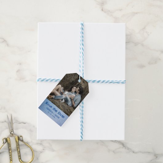 Denim Save the Date Trendy Engaged Romantic Couple Cadeaulabel (Met Touw)