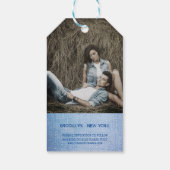 Denim Save the Date Trendy Engaged Romantic Couple Cadeaulabel (Achterkant)