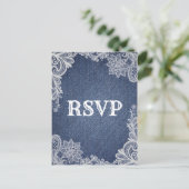 Denim & Witte Bloemenkanten Elegante Trouw-RSVP Uitnodiging Briefkaart (Staand voorkant)
