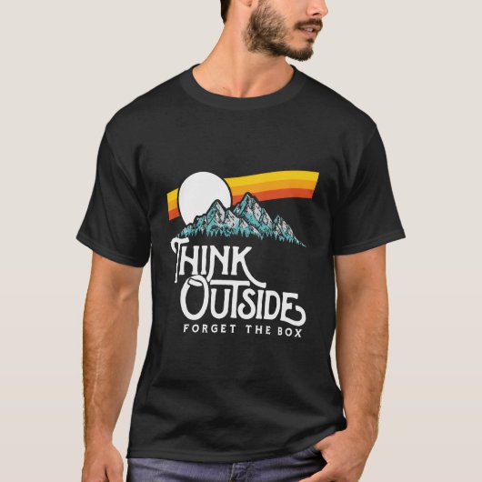 Denk buiten Vergeet de Box Mountains Outdoor Hoo T-shirt (Voorkant)