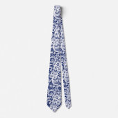 Dentelle blanche sur Cravate bleu (Devant)