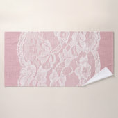 Dentelle blanche sur Pastel Lin rose Texture (Serviette de bain)