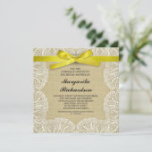 dentelle burlap et ruban jaune invitations de douc (Debout devant)