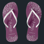 Dentelle d'argent sur Cassis Purple Maid of Honor<br><div class="desc">Ces belles tongs mariages sont une excellente façon de remercier et de reconnaître votre bonne d'honneur tout en lui épargnant les pieds en même temps. Dispose d'un design élégant avec dentelle gris argenté sur un arrière - plan de couleur violet, magenta ou baies et écriture chic. Le test est Maid...</div>