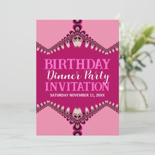 Dentelle rose Tribal Invitations pour le dîner (Debout devant)
