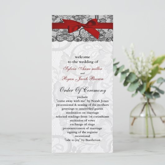 Dentelles et ruban rouge, programmes de mariage no (Debout devant)