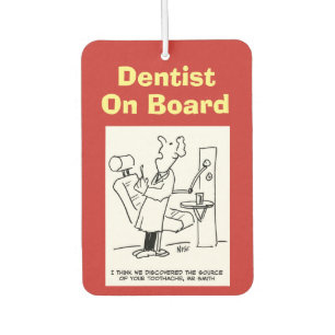 Dentist aan boord. Grappig cartoon over Dentisten. Luchtverfrisser