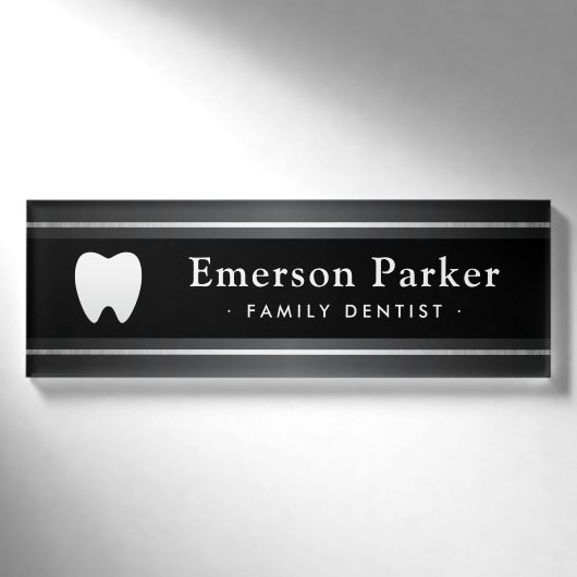 Dentist tandheelkundige zwarte grijze tand naambadge (Voorkant)