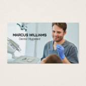 Dentiste travaillant avec le patient (Devant)