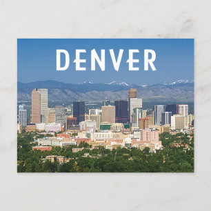 Denver Colorado in het centrum van de skyline en d Briefkaart