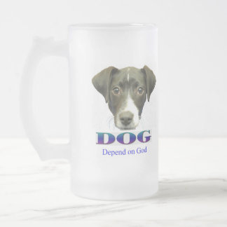 Dépendez de la tasse givrée par Dieu