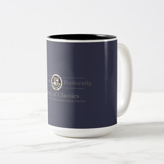 Dept. Mug du classique d'université de Miskatonic (Devant droit)