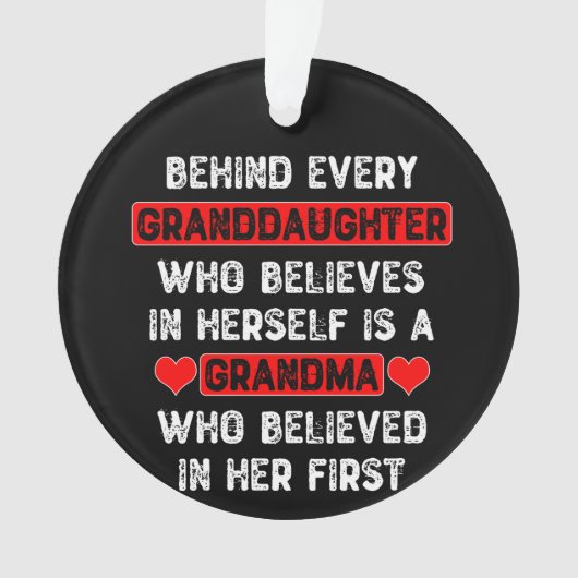 Derrière chaque petite-fille (devant)