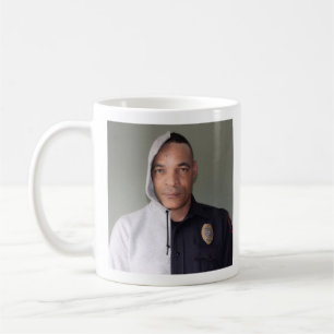 Derrière le Coffee Mug au Rideau Bleu