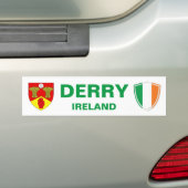Derry Ireland Crest en Irish Flag Bumpersticker (Op auto)