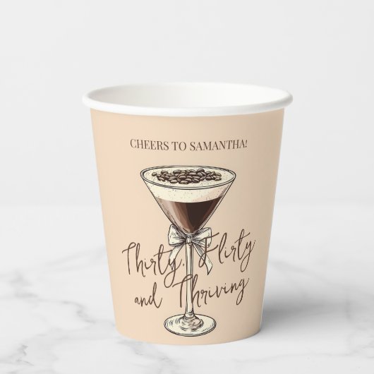 Dertig flirterige en bloeiende bruine 30e verjaard papieren bekers (Achterkant)