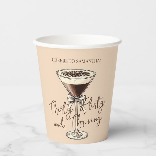Dertig flirterige en bloeiende bruine 30e verjaard papieren bekers (Voorkant)