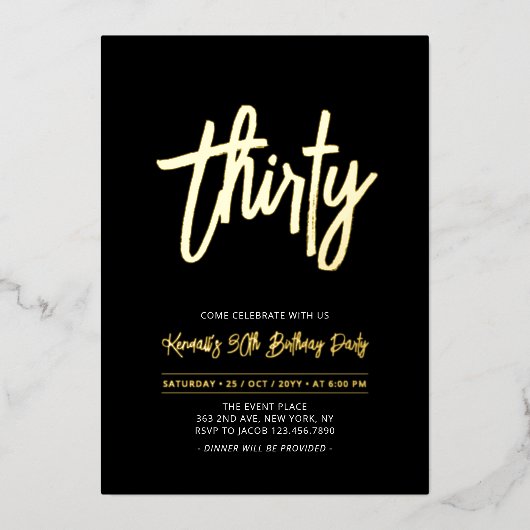 Dertig | Moderne grafische script 30e verjaardag Folie Uitnodiging (Voorkant)