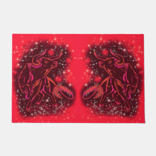 Des Bulles Couchent Le Tapis De Porte À Red Starry