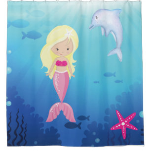 Des Enfants Blonde Sirène Sous Le Rideau De Douche