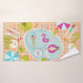 Des filles et des garçons du bikini jouant au jeu  (Serviette de bain)