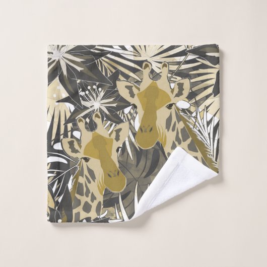 Des girafes dans la forêt nocturne. (Gant de toilette)