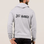 Des hommes viennent de se marier Sweat - shirt à c<br><div class="desc">Ce sweat - shirt à capuche zip doux de Bella est pour le marié de se détendre,  montré dans une couleur gris Heather avec un texte juste marié sur le dos. Customisez cet objet ou achetez tel quel.</div>